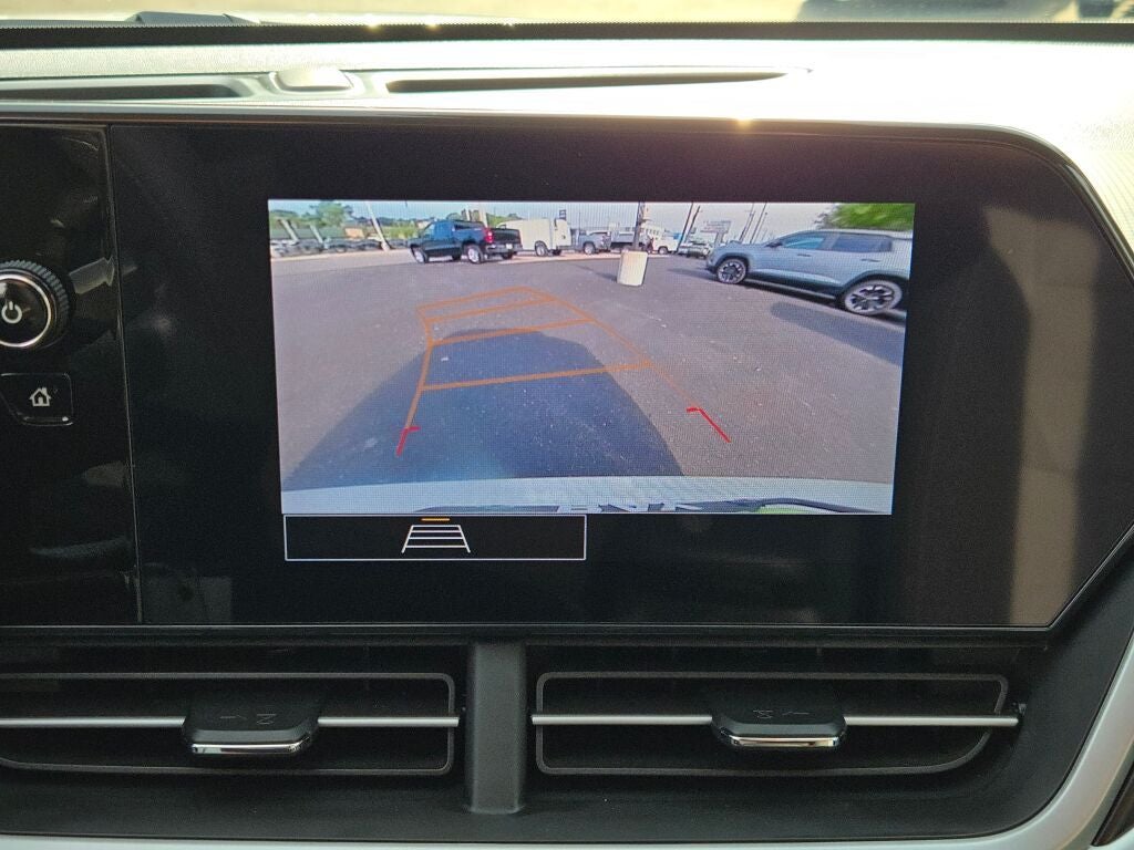 2024 Chevrolet Trax LS - Photo 28