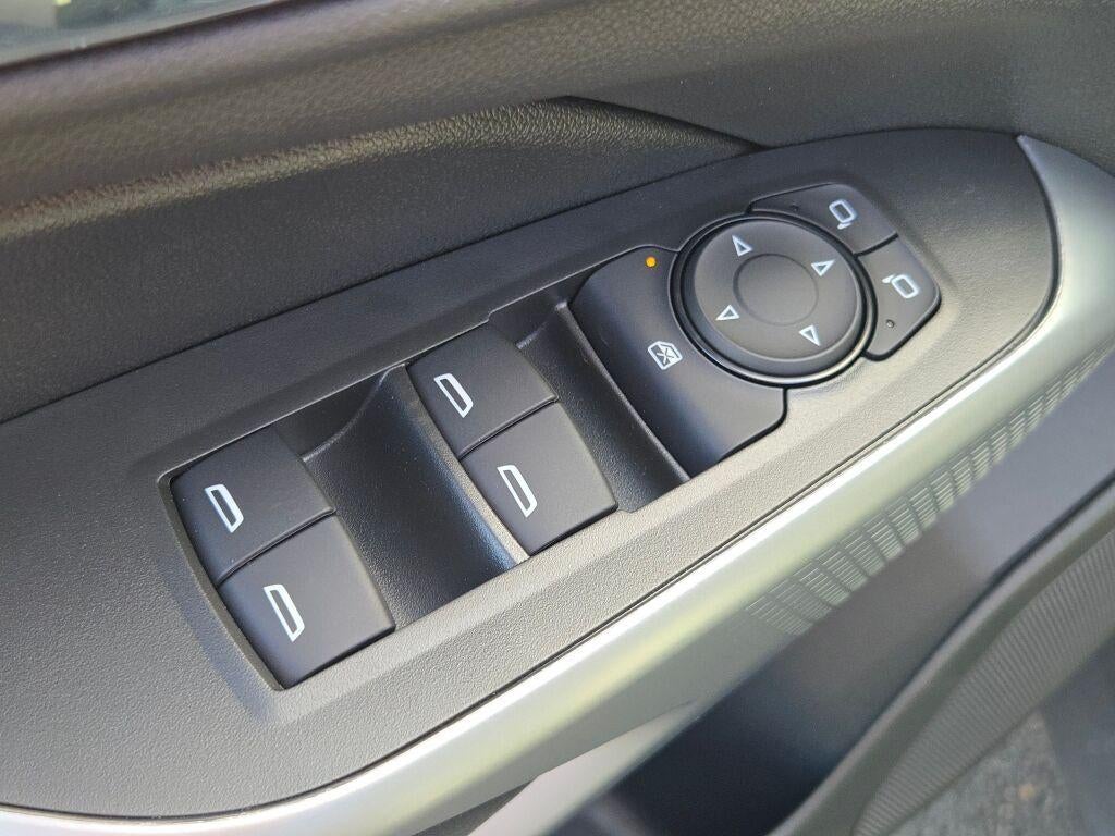 2026 Chevrolet Trax FWD 4dr LS