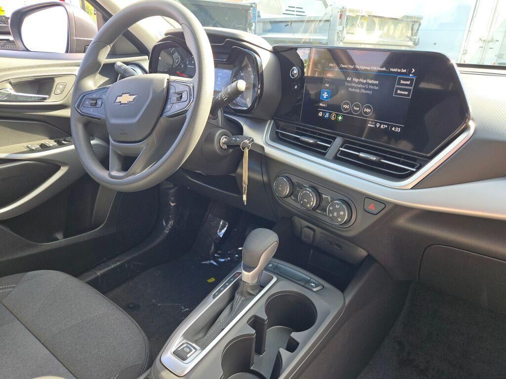 2026 Chevrolet Trax FWD 4dr LS