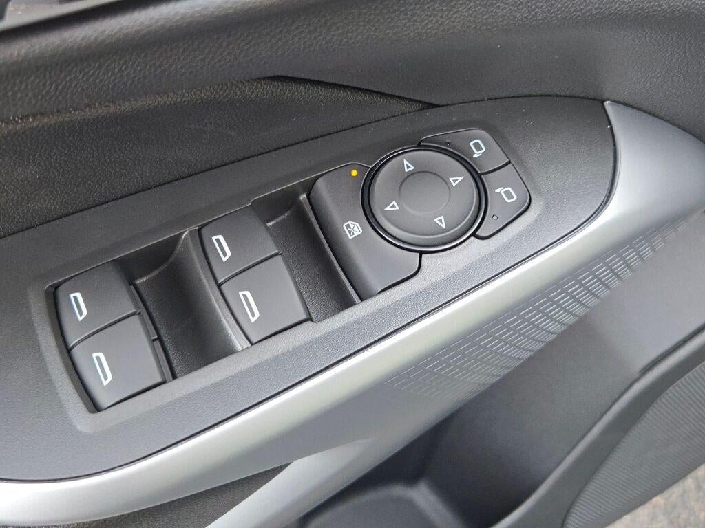 2026 Chevrolet Trax FWD 4dr LS