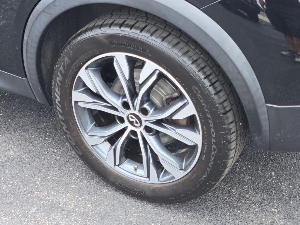 2018 INFINITI QX30 Premium