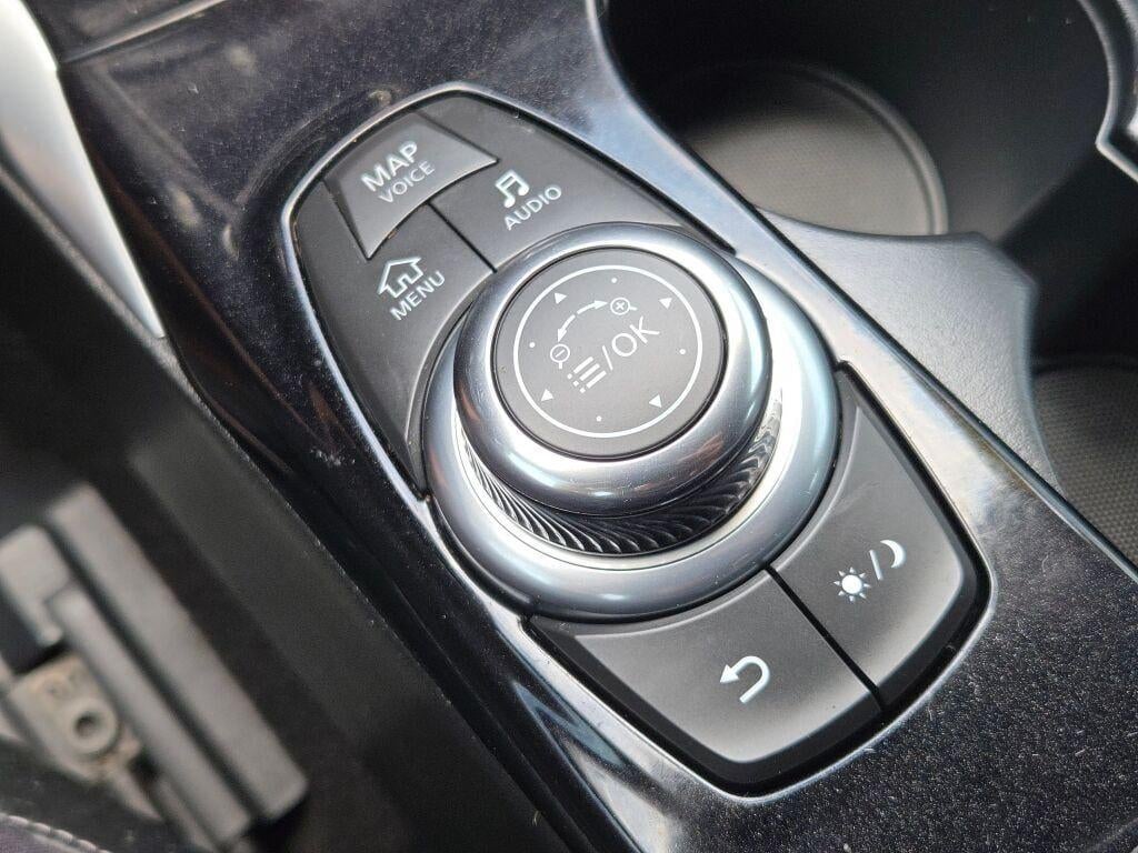 2018 INFINITI QX30 Premium