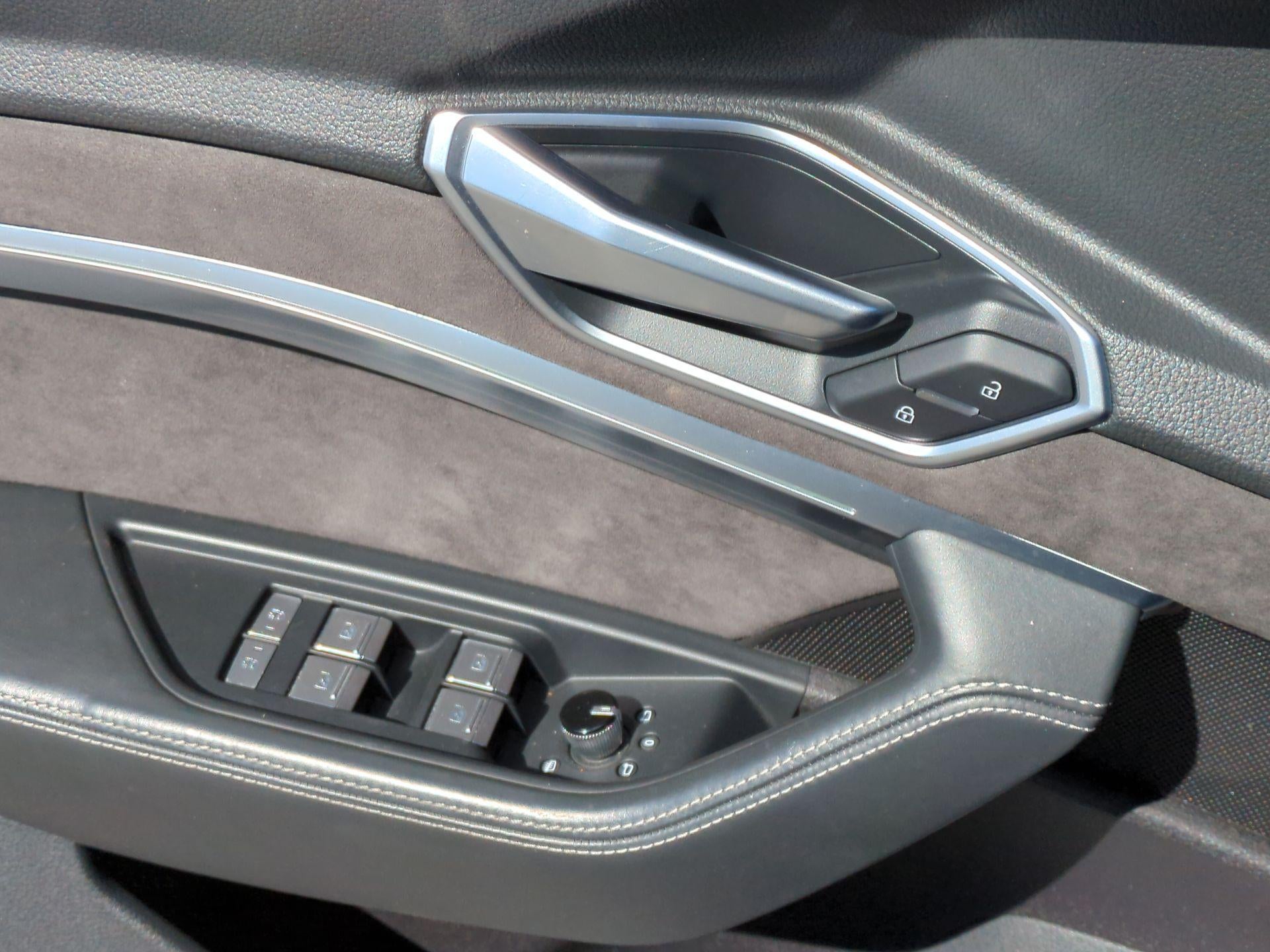 2019 Audi e-tron Premium Plus