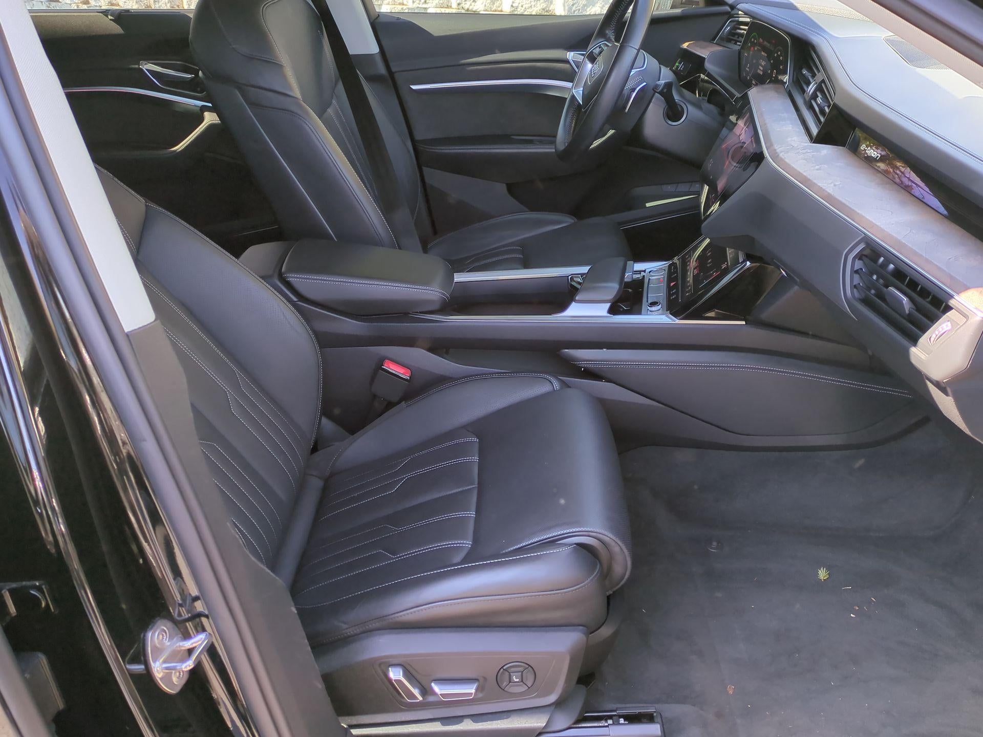 2019 Audi e-tron Premium Plus