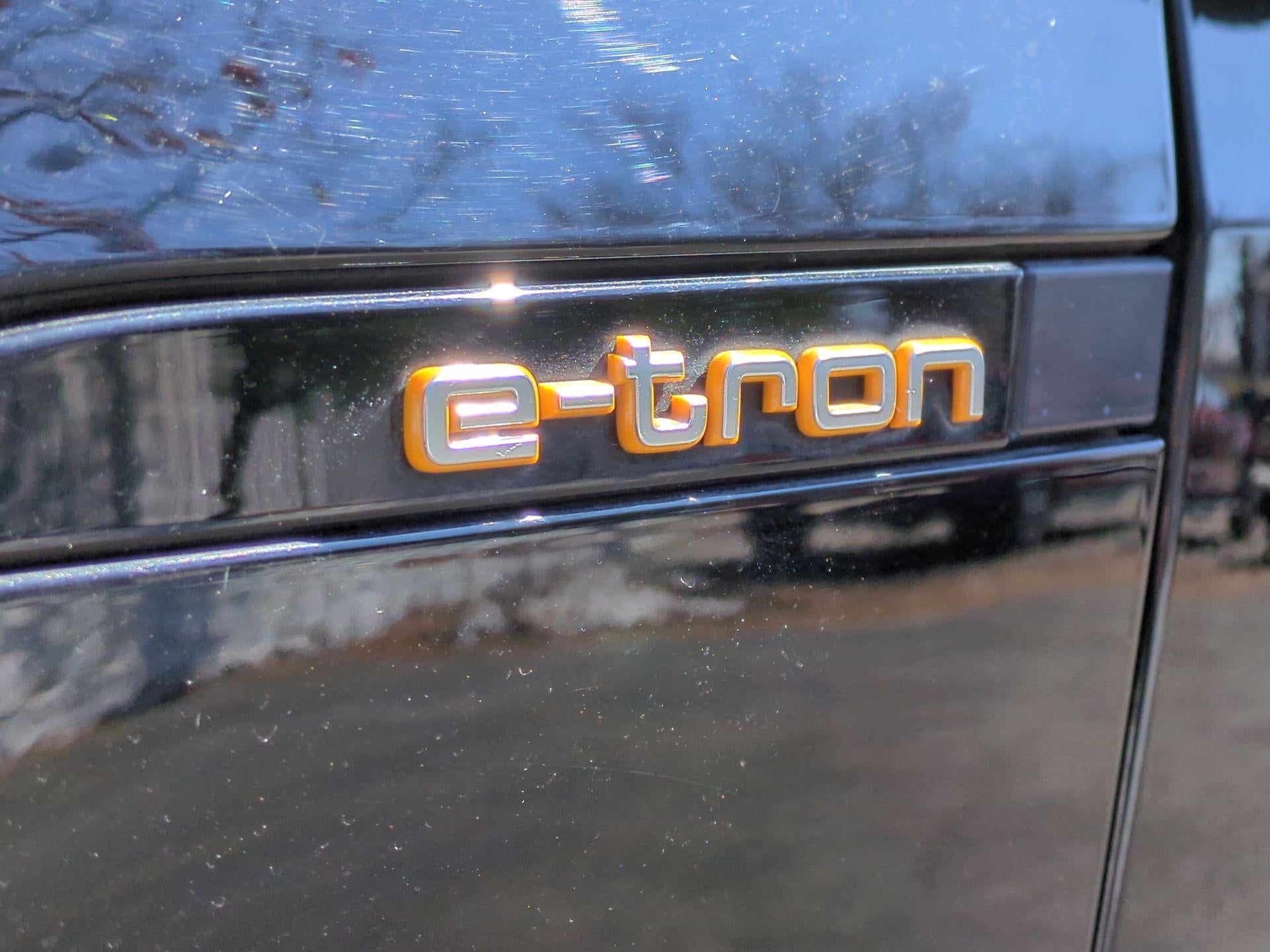 2019 Audi e-tron Premium Plus