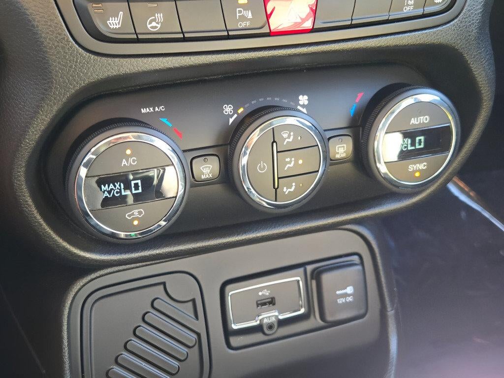 2017 Jeep Renegade Limited - Photo 32