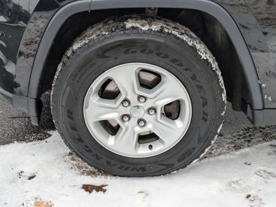 2017 Jeep Grand Cherokee Laredo 4x4