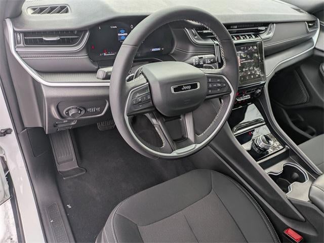 2025 Jeep Grand Cherokee Laredo X 4x4