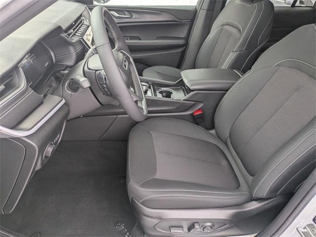 2025 Jeep Grand Cherokee Laredo X 4x4