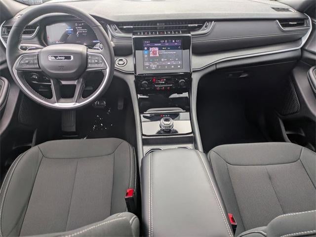 2025 Jeep Grand Cherokee Laredo X 4x4