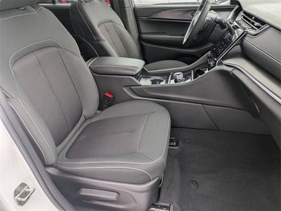 2025 Jeep Grand Cherokee Laredo X 4x4