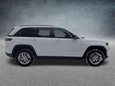 2025 Jeep Grand Cherokee Laredo X 4x4