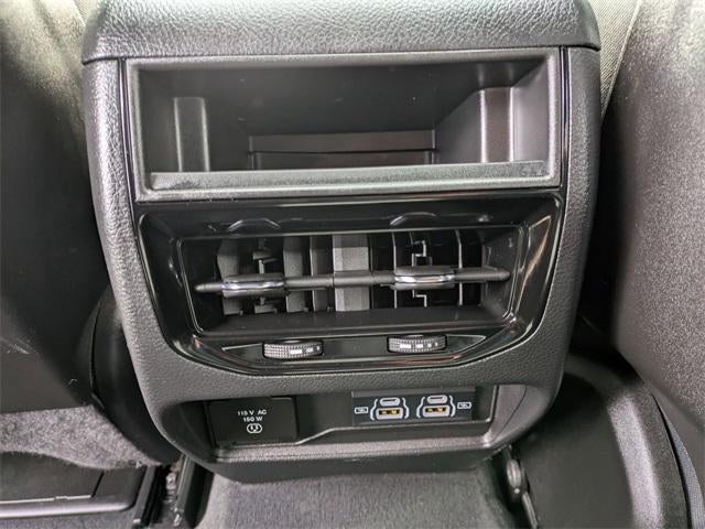 2024 Jeep Grand Cherokee Laredo 4x4