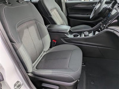 2024 Jeep Grand Cherokee Laredo 4x4