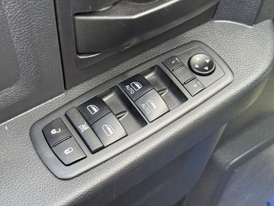 2017 RAM 1500 Express 4x4 Quad Cab 6'4" Box