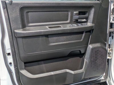 2019 RAM 1500 Classic Express 4x4 Crew Cab 5'7" Box