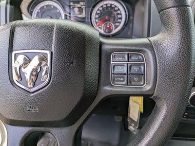 2019 RAM 1500 Classic Express 4x4 Crew Cab 5'7" Box