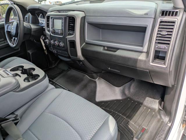2019 RAM 1500 Classic Express 4x4 Crew Cab 5'7" Box