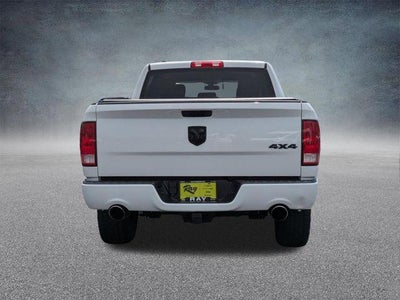 2019 RAM 1500 Classic Express 4x4 Crew Cab 5'7" Box
