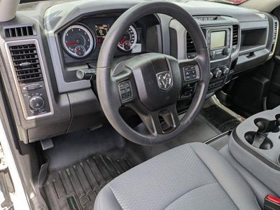 2019 RAM 1500 Classic Express 4x4 Crew Cab 5'7" Box