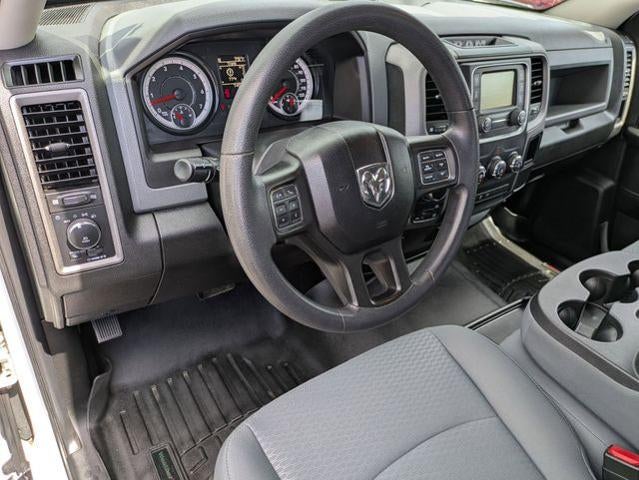 2019 RAM 1500 Classic Express 4x4 Crew Cab 5'7" Box