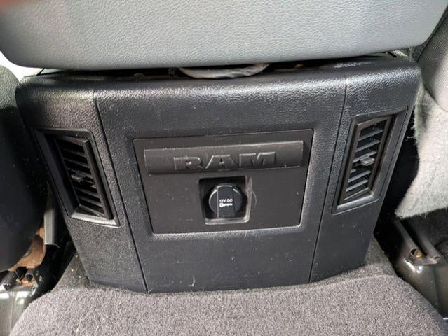 2015 RAM 1500 4WD Crew Cab 5.7 Ft Box Big Horn