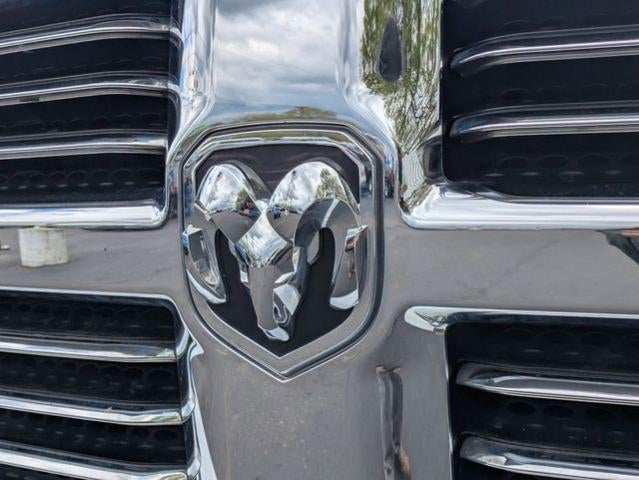 2015 RAM 1500 4WD Crew Cab 5.7 Ft Box Big Horn