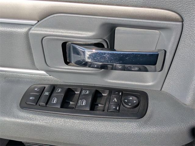 2014 RAM 1500 4WD Crew Cab 5.7 Ft Box Big Horn