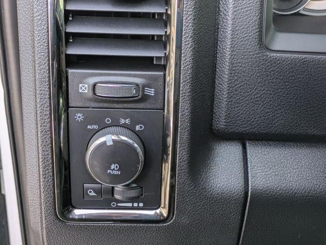 2017 RAM 1500 Night 4x4 Crew Cab 5'7" Box