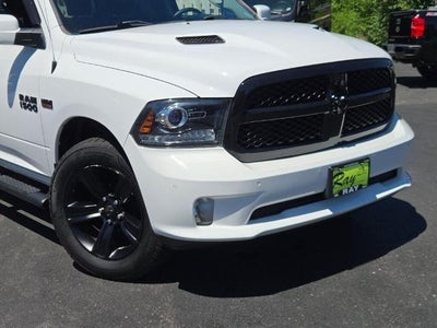 2017 RAM 1500 Night 4x4 Crew Cab 5'7" Box