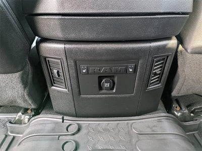 2018 RAM 1500 Laramie 4x4 Crew Cab 5'7" Box