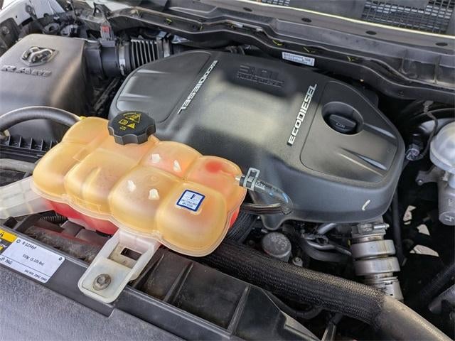 2018 RAM 1500 Laramie 4x4 Crew Cab 5'7" Box