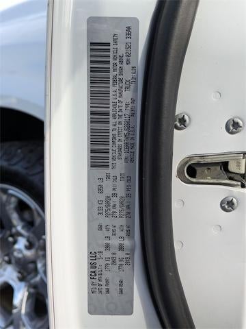 2018 RAM 1500 Laramie 4x4 Crew Cab 5'7" Box