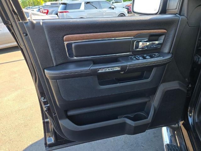 2017 RAM 1500 Laramie 4x4 Crew Cab 5'7" Box