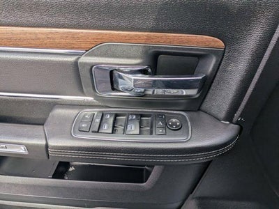 2017 RAM 1500 Laramie 4x4 Crew Cab 5'7" Box