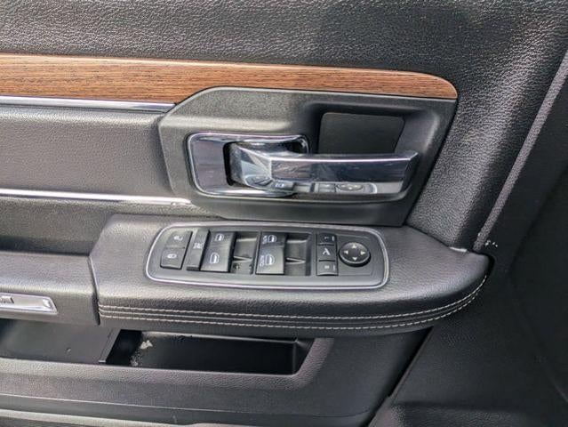 2017 RAM 1500 Laramie 4x4 Crew Cab 5'7" Box