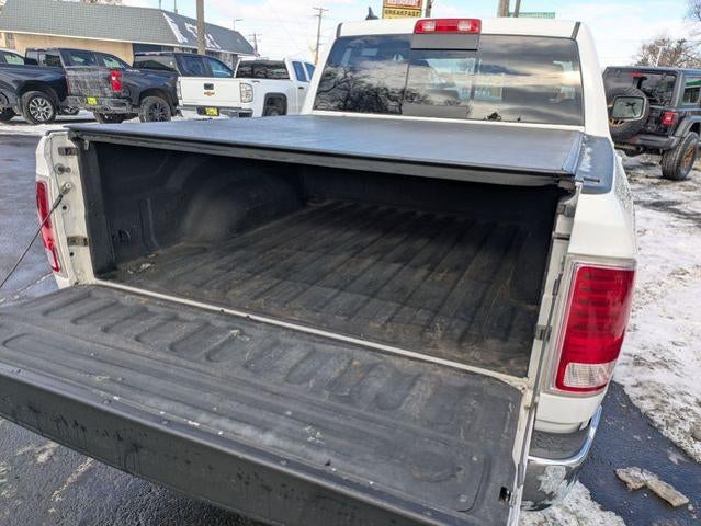 2017 RAM 1500 Laramie 4x4 Crew Cab 5'7" Box