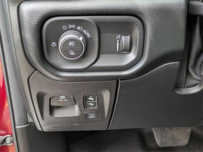 2020 RAM 1500 Big Horn 4x4 Crew Cab 5'7" Box