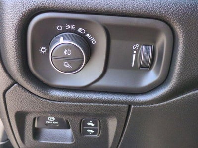 2021 RAM 1500 Big Horn 4x4 Crew Cab 5'7" Box