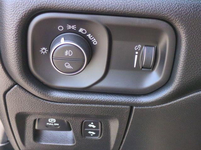 2021 RAM 1500 Big Horn 4x4 Crew Cab 5'7" Box