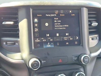 2022 RAM 1500 Big Horn 4x4 Crew Cab 5'7" Box