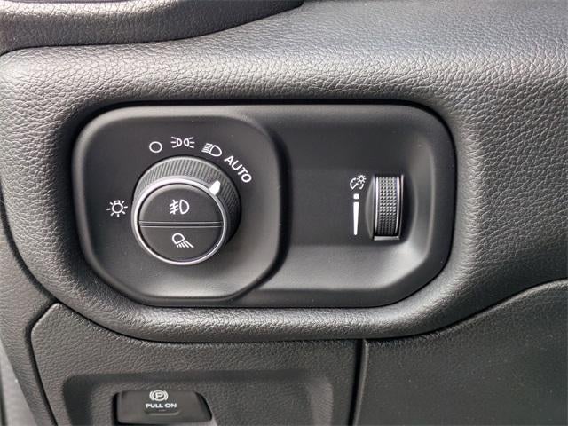 2023 RAM 1500 Big Horn 4x4 Crew Cab 5'7" Box