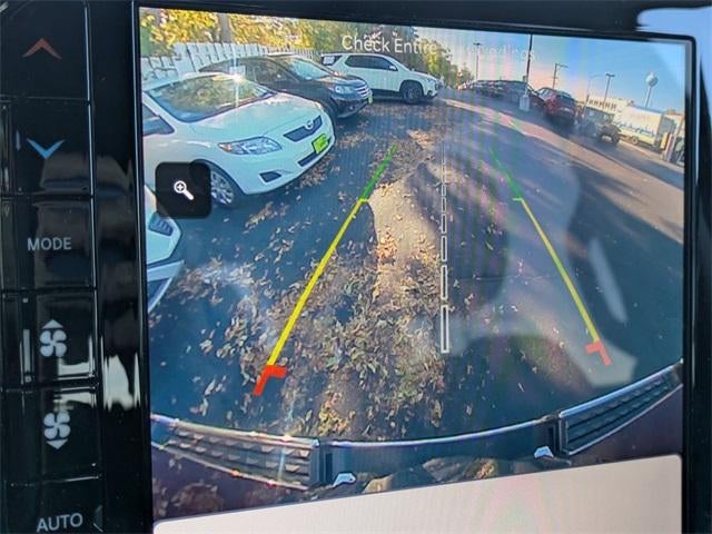 2022 RAM 1500 Laramie 4x4 Crew Cab 5'7" Box