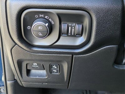 2022 RAM 1500 Laramie 4x4 Crew Cab 5'7" Box