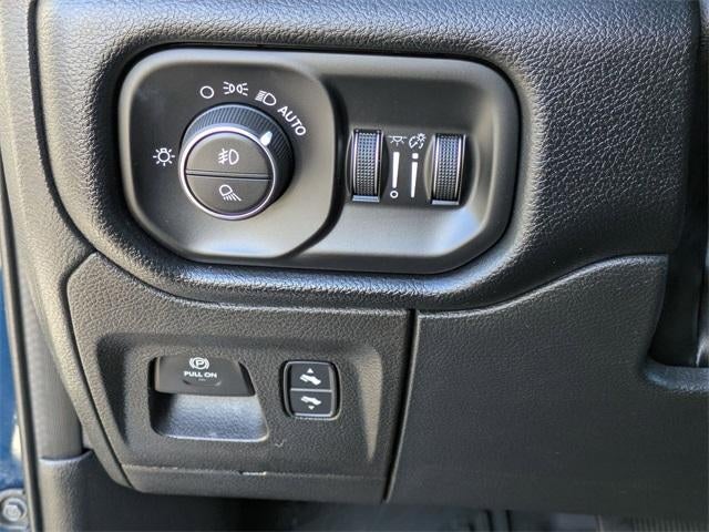 2022 RAM 1500 Laramie 4x4 Crew Cab 5'7" Box