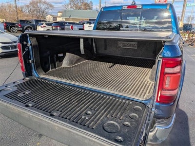 2022 RAM 1500 Laramie 4x4 Crew Cab 5'7" Box