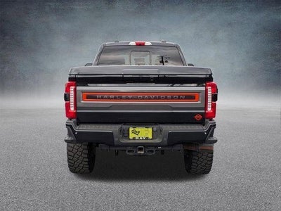 2023 Ford Super Duty F-250 SRW LARIAT 4WD Crew Cab 6.75' Box