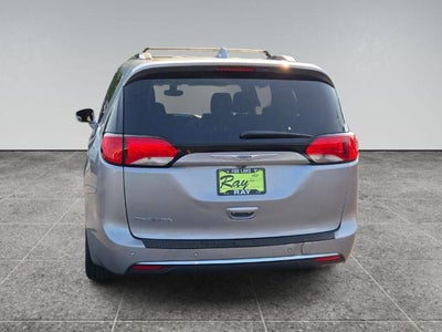 2020 Chrysler Pacifica Touring L FWD