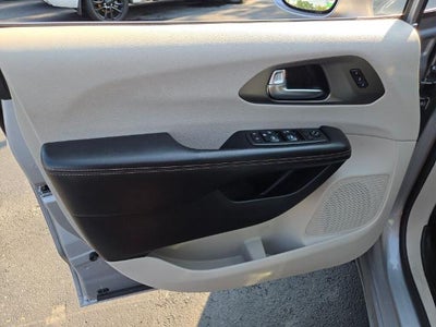 2020 Chrysler Pacifica Touring L FWD