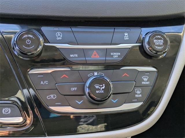 2023 Chrysler Voyager LX FWD